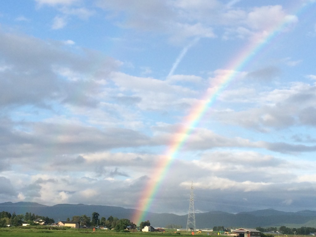 珍しいダブル虹。鶴岡生まれの奥田シェフも初めて見たそうです。良いことあるかな〜♪