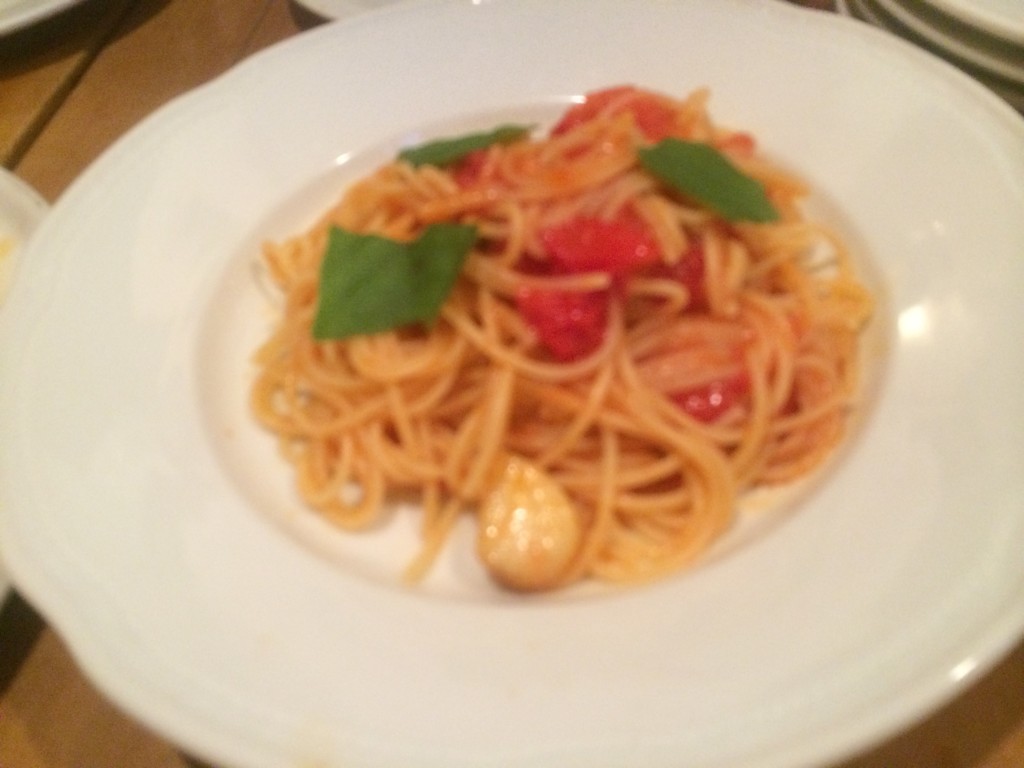 こちらは素直なトマトスパ、スパゲッティ・ポモドーロです